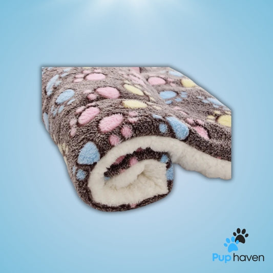 Plush and cozy sleeping mat designed for pets of all sizes, offering comfort and support during relaxation time.